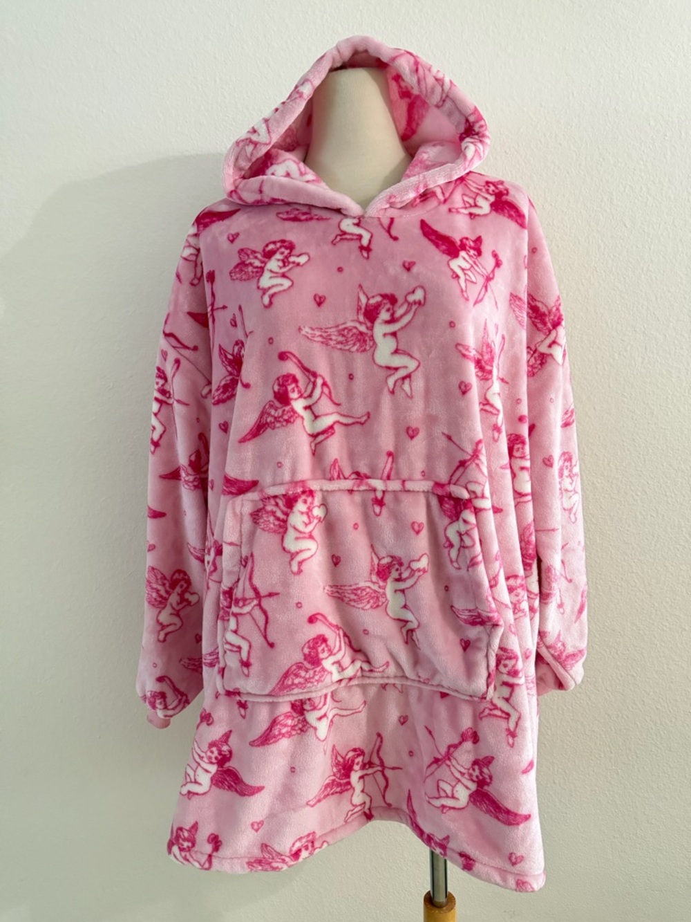 NWT Throwzy Snuggly By Marlo Lorenz Junior Pink Cupid Valentine Pullover